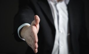 guverne vs. corporatii